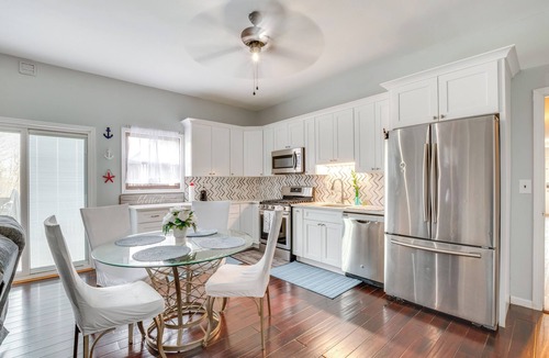 South River Apartment | 5 Mi to Rutgers University: New Jersey Guest Suite
