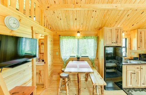 Selinsgrove House | 5 Mi to Susquehanna Boating! Secluded Log Cabin