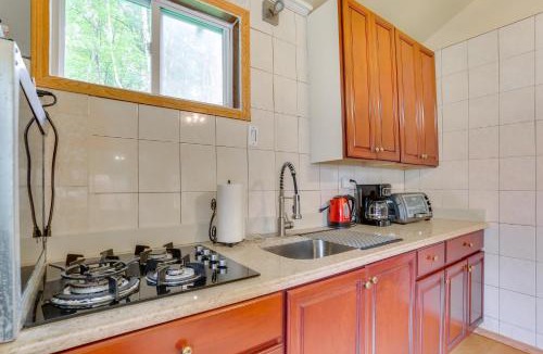 Mongaup Valley House | 5 Mi to Swinging Bridge Reservoir Cabin with Porch!