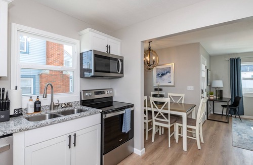 Dayton House | 5 min to UD, Fire Pit, Fenced Yard