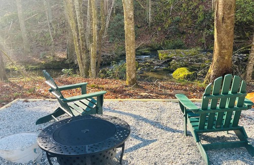 Montebello Cabin | 5 minutes to Blue Ridge Parkway, Crabtree Falls, hiking, wineries, breweries