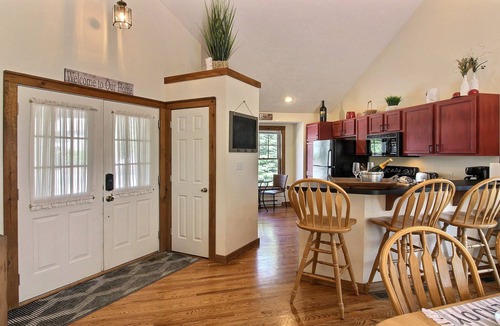 Tannersville House | 5 STAR!AUGUST SPECIAL, 4 Bed/4 Bath/Hot Tub/Full Bsmnt/Game Rm