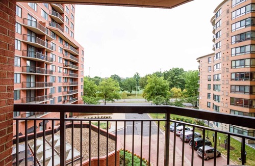 Pentagon City Apartment | 51 m² Apartment ∙ 1 bedroom ∙ 4 guests