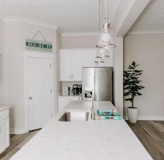 Northeast Virginia Beach House | 527 The Cape Henry House