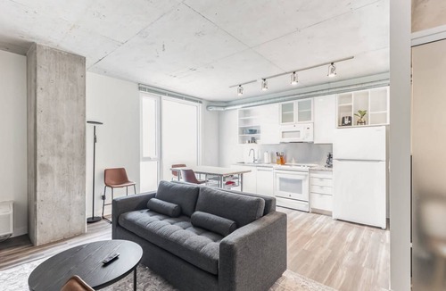 Gateway District Apartment | 56 m² Apartment ∙ 1 bedroom ∙ 2 guests