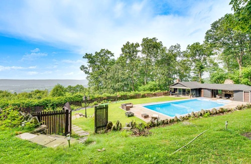 Sybertsville House | 585 m² House ∙ 9 bedrooms ∙ 18 guests