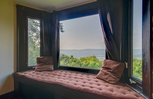Sybertsville House | 585 m² House ∙ 9 bedrooms ∙ 18 guests