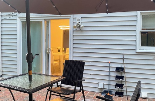 Calverton House | 5bedrooms 7 beds, Free parking, private entry,Free WI-FI Near Washington DC