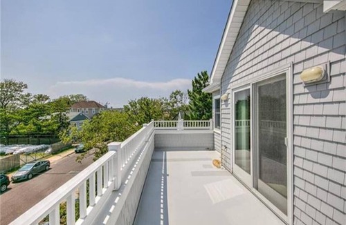 The Dunes House | 6 bedroom accommodation in Beach Haven Terrace