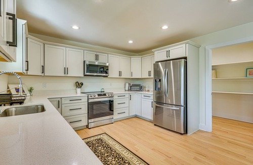 Front Royal House | 6 Mi to Appalachian Trail: Modern Front Royal Gem!