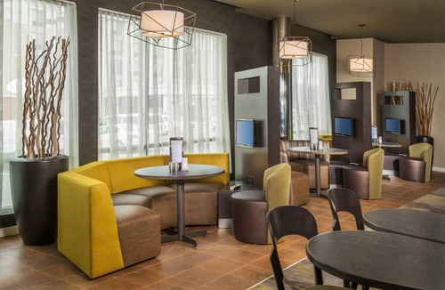 Halfway Hotel | 61 m² Hotel ∙ 4 guests
