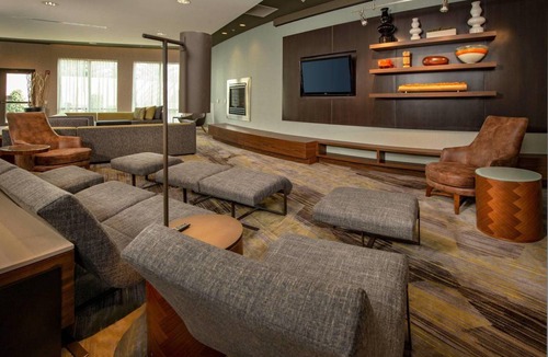 Halfway Hotel | 61 m² Hotel ∙ 4 guests