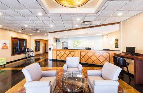 South Plainfield Hotel | 64 m² Hotel ∙ 127 guests