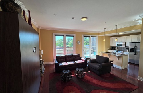 Fayetteville Condo | 6th Floor Condo in The Dickson with View of Old Main