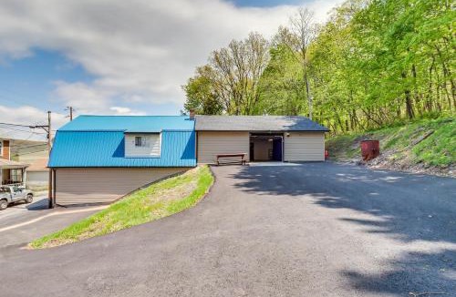 Lansford House | 7 Mi to Whitewater Rafting Cozy Lansford Cabin!