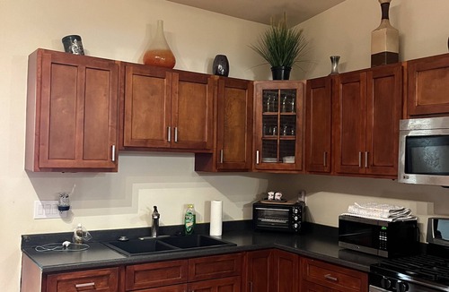 Downtown Baltimore House | 7 minutes from Baltimore Inner Harbor! Cozy & Chic Rowhome with a Fireplace!