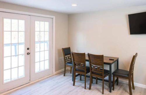 Henryville House | 74 m² House ∙ 2 bedrooms ∙ 4 guests