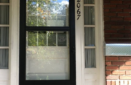 Mount Pleasant Apartment | 850sq. ft basement apartment in quiet area of Rock Creek Park