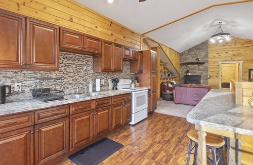 Walker Lake Cabin | 8bd w/ Hottub & Large Game Room | Walker Lake