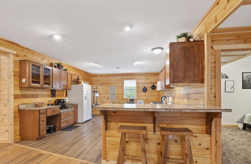 Walker Lake Cabin | 8bd w/ Hottub & Large Game Room | Walker Lake