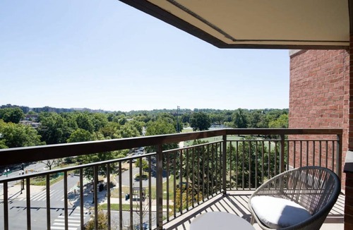 Pentagon City Apartment | 90 m² Apartment ∙ 2 bedrooms ∙ 6 guests