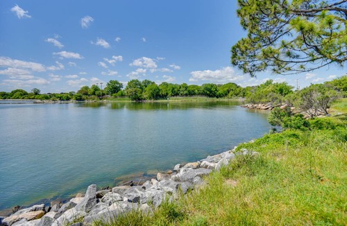 Newport News Cottage | 91 m² Cabin ∙ 2 bedrooms ∙ 4 guests