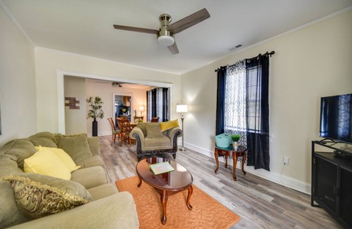 Newport News Cottage | 91 m² Cabin ∙ 2 bedrooms ∙ 4 guests