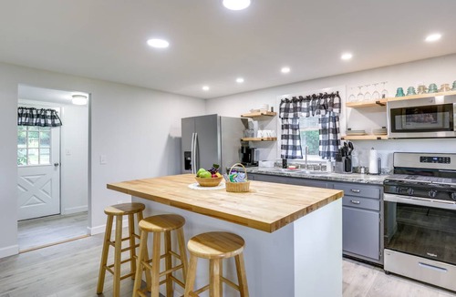 Watkins Glen House | 92 m² House ∙ 2 bedrooms ∙ 4 guests