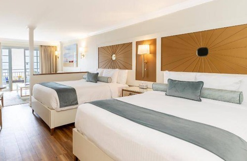 Cape May Hotel | 99 m² Hotel ∙ 2 bedrooms ∙ 127 guests