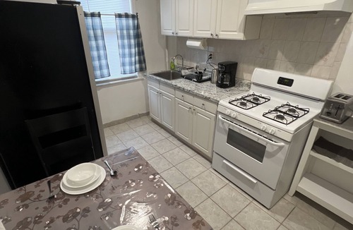 West New York Apartment | A Cozy Corner - 2 BR Apartment in West New York