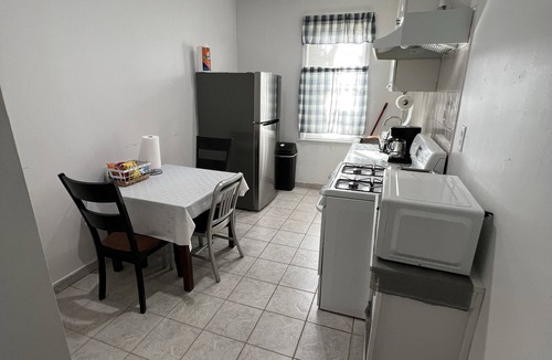 West New York Apartment | A Cozy Corner - 2 BR Apartment in West New York