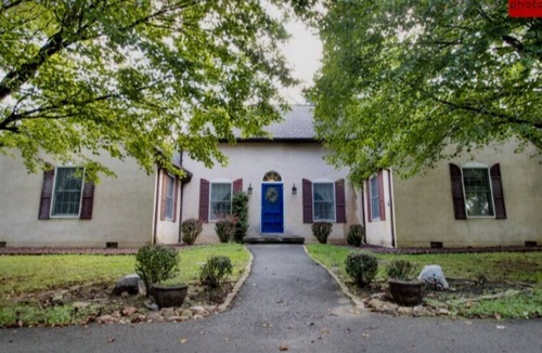 Warwick House | A European styled retreat on Marylands Eastern Shore with Private pool