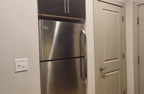 Downtown Baltimore Apartment | A Luxury Downtown 1-Bedroom w/a Roof Top pool & Spectacular View