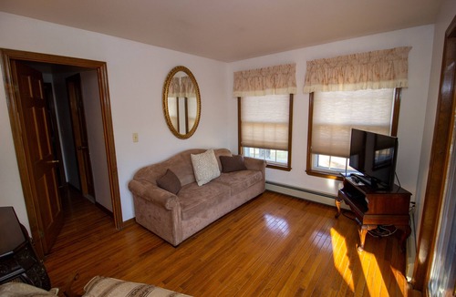 Stroudsburg House | A quiet mountaintop retreat with all the comforts of home!