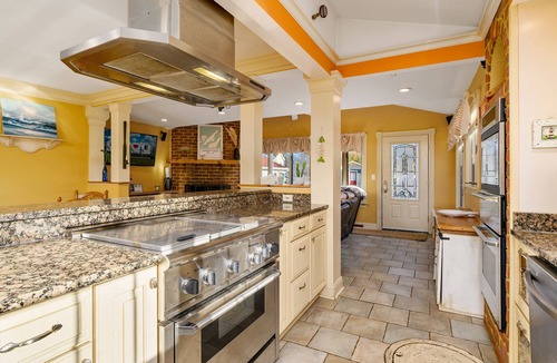 Chincoteague House | A Shore Joy - Private Pool - Waterfront with Pier!