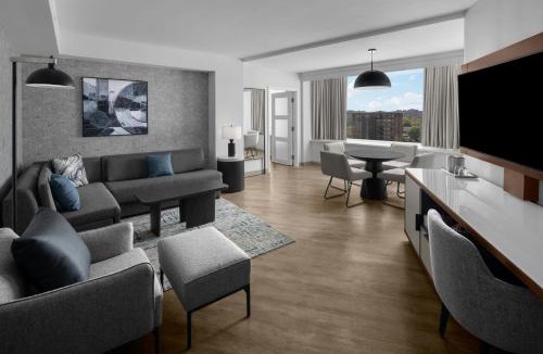 Crystal City Hotel | AC Hotel Arlington National Landing
