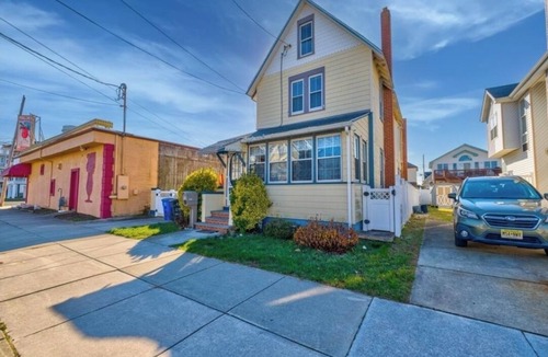 North Wildwood House | Across Street BEACH HOUSE