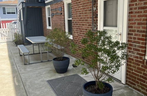 Ventnor City Apartment | Adorable 1st floor apartment 2 blocks to the beach.