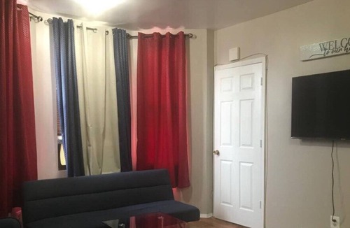 The Heights Apartment | Adorable 2 BR + 2 Bath on The Heights, Jersey City