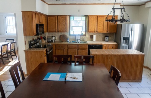 Milford House | Adorable Cottage on the Edge of the National Forest and Trails and Walk to Town