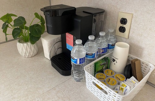 Belleville House | Affordable stay near EWR airport, Met Life, and American Dream Mall. Book today!