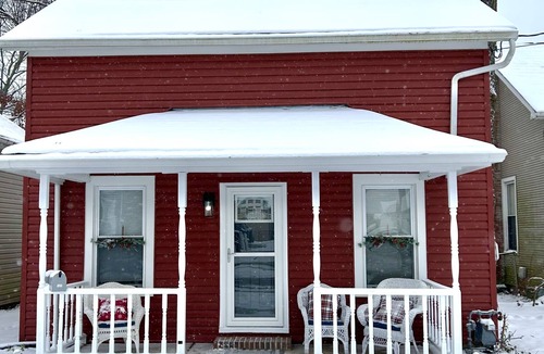 Williamsburg House | AFORDABLE & CHARMING HOME - Enjoy Urban Life & Nature! Hike, Bike, Shop & Dine!n