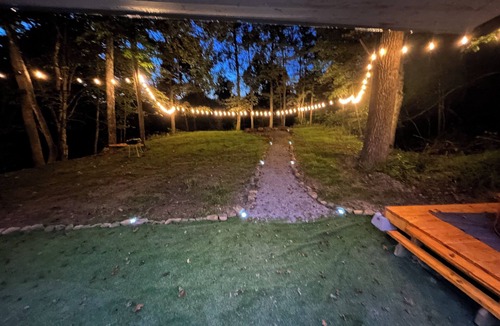 Buckhannon House | “Ah Private Hideout” with AC and Hot Tub in Buckhannon - 4 beds for a cozy stay