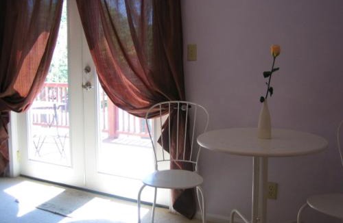 Put-in-Bay Hotel | Ahoy Inn Guesthouse