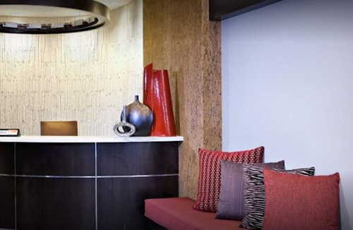 Crystal City Apartment | Airy Pentagon City 2BR w/ W/D, Gym & Lounge, near Metro, by Blueground