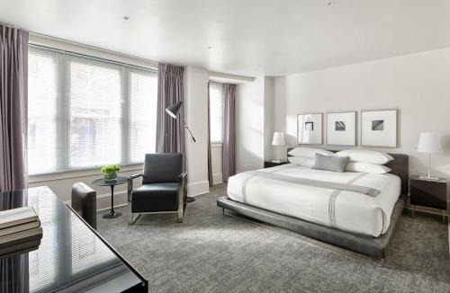 Rittenhouse Row Apartment | AKA Rittenhouse Square