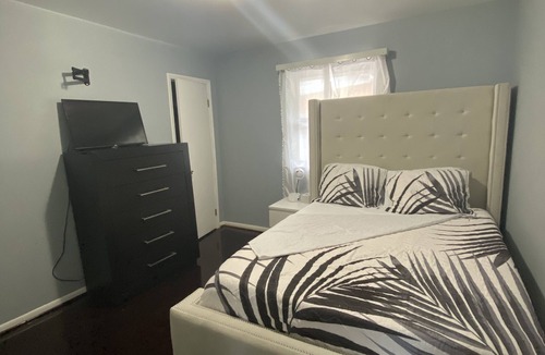 Calverton House | Akeem's guest house