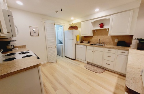 Chautauqua Condo | Aldine Bowman Suite STUNNING updated 2-bdrm w/lake views in the heart of CHQ!