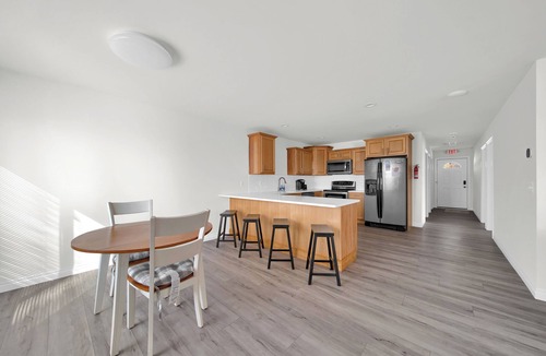 Pearl Beach Apartment | Algonac's Riverview Retreat