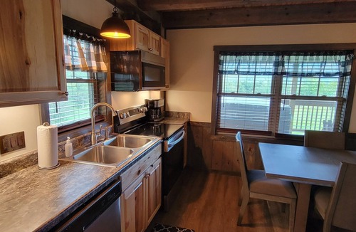 Ohiopyle Cabin | All About The View | 2BR, 1BA, Hot Tub, Fireplace